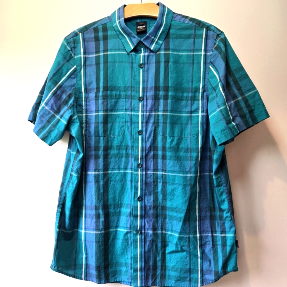 Oakley Plaid Button Fown Short Sleeve Shirt Shirt Medium